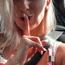 OMG! Secretly fingered to orgasm in the taxi.